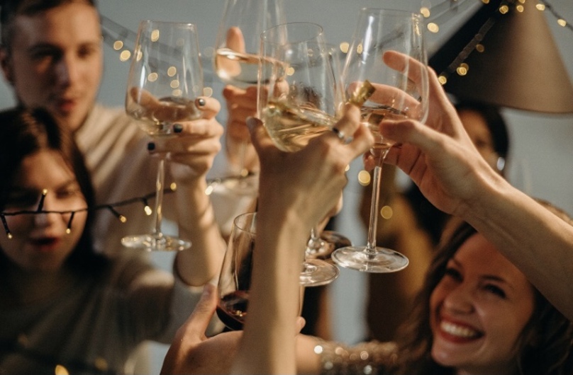 Our Top 10 Tips for Throwing a Great Party