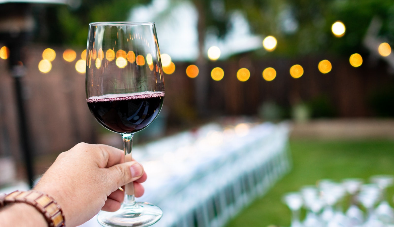 how to host a dinner party